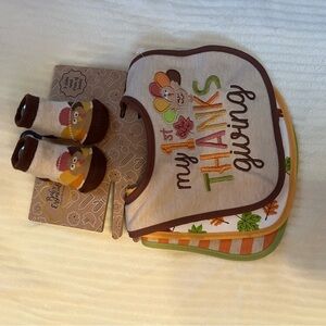 Thanksgiving Bib and Sock Set